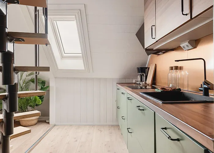 2024 Renovated Luxury Penthouse! Up To 9 Guests! Διαμέρισμα *