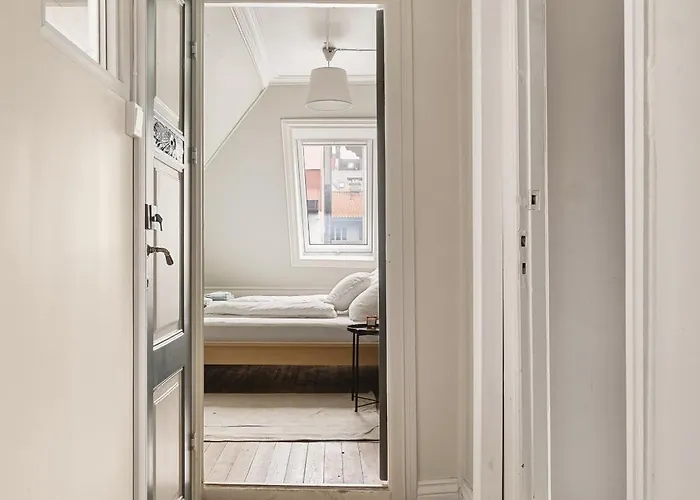 2024 Renovated Luxury Penthouse! Up To 9 Guests! Bergen