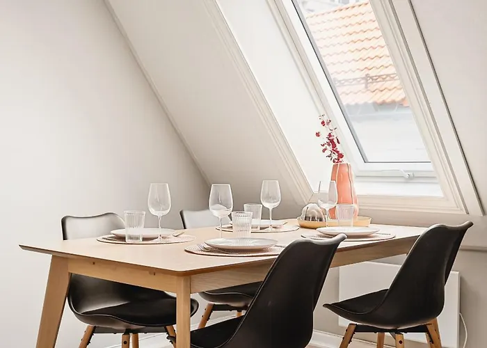 2024 Renovated Luxury Penthouse! Up To 9 Guests! برغن