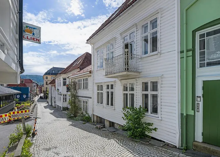 شقة 2024 Renovated Luxury Penthouse! Up To 9 Guests! *